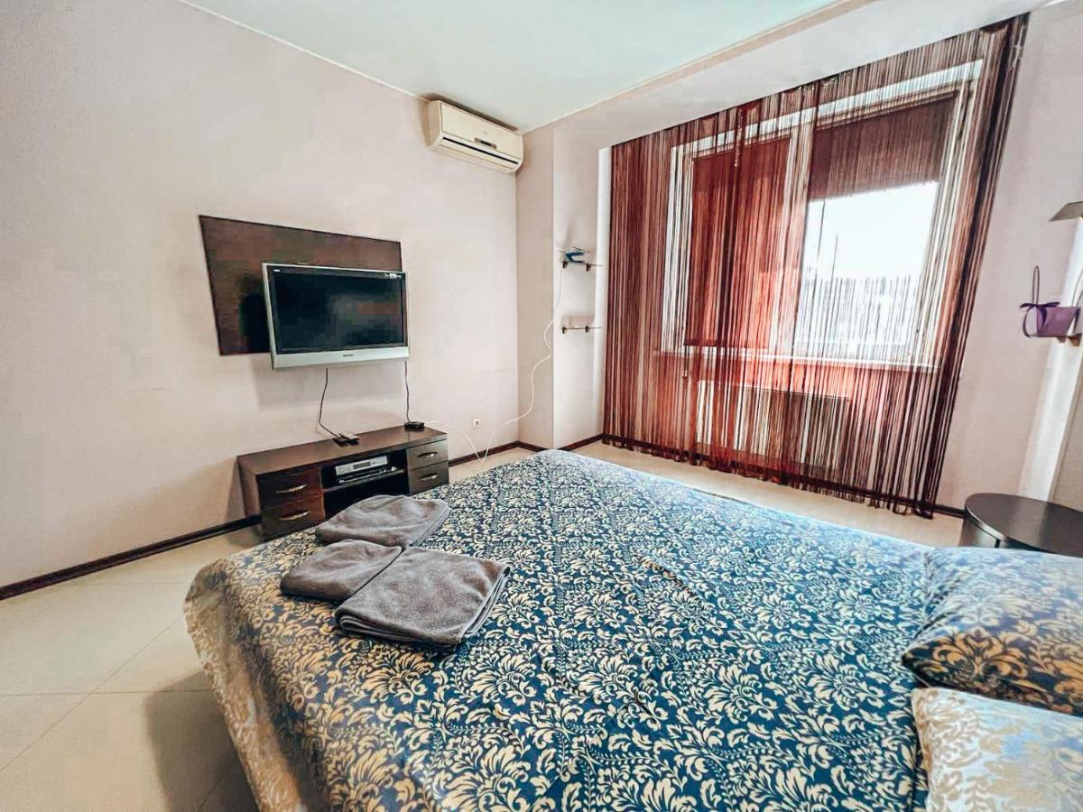 Cozy Apartments On The Left Bank Kiev Bagian luar foto