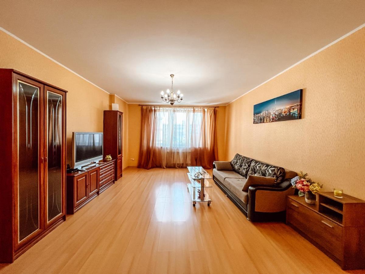 Cozy Apartments On The Left Bank Kiev Bagian luar foto