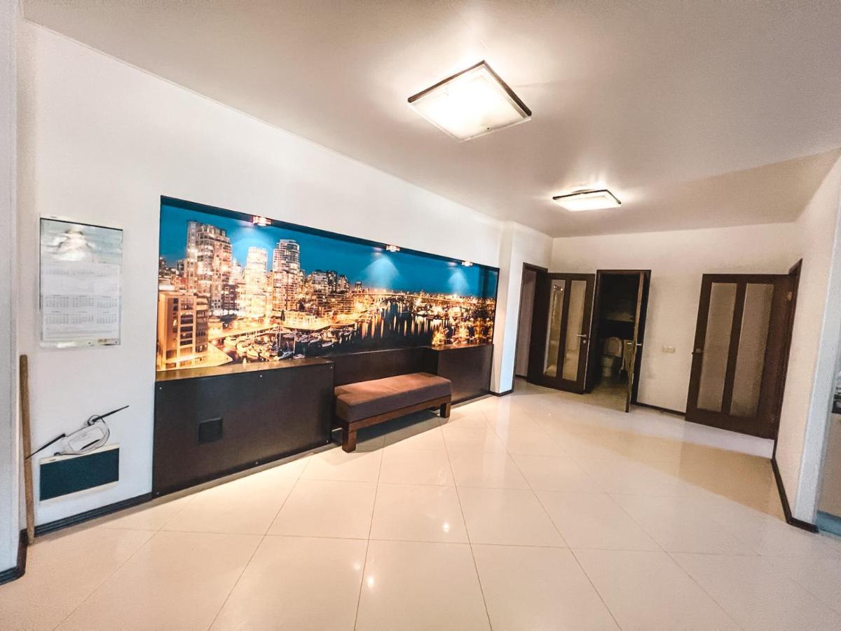 Cozy Apartments On The Left Bank Kiev Bagian luar foto