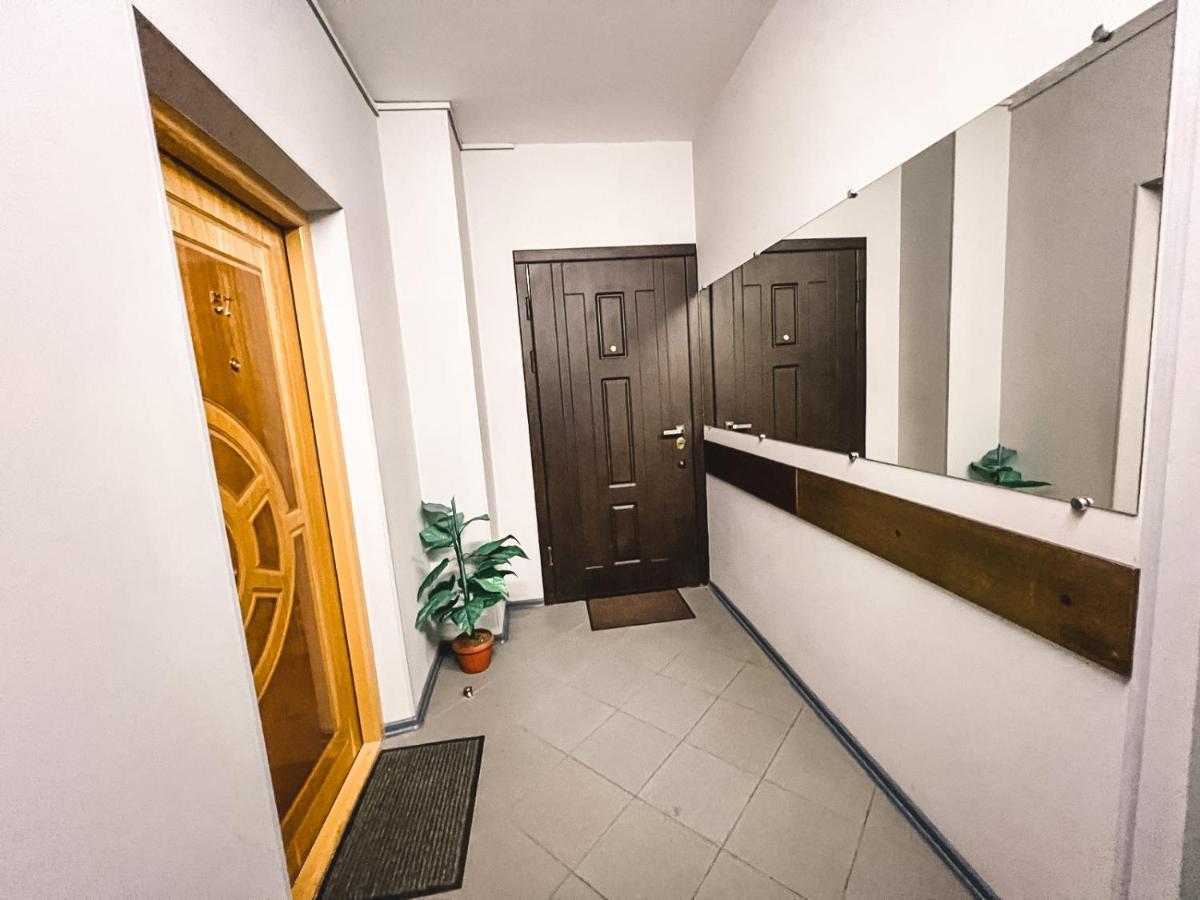 Cozy Apartments On The Left Bank Kiev Bagian luar foto